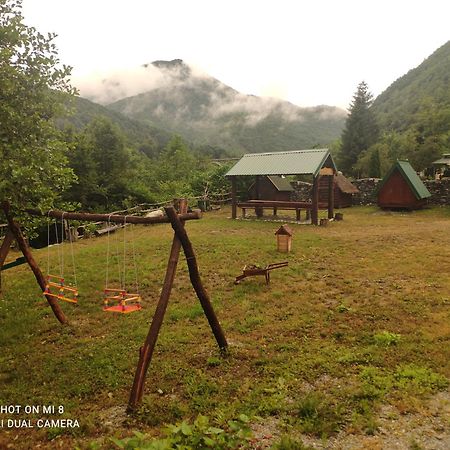 Private Accommodation Kalezic Mojkovac Habitación foto